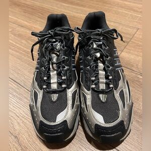 Women’s Addidas Traxion Trail Shoe Size 10